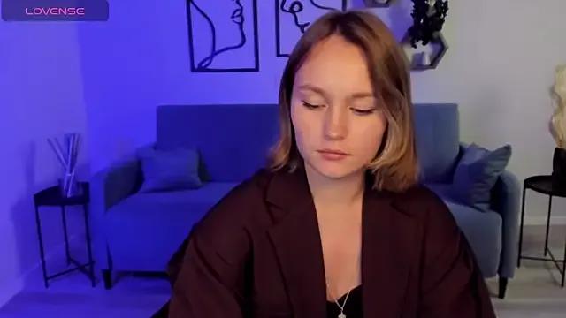 Freechat BritnieCute on StripChat