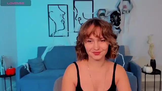 Freechat BritnieCute on StripChat