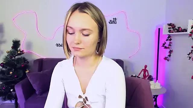 Freechat BritnieCute on StripChat