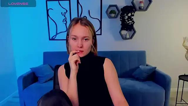 Freechat BritnieCute on StripChat