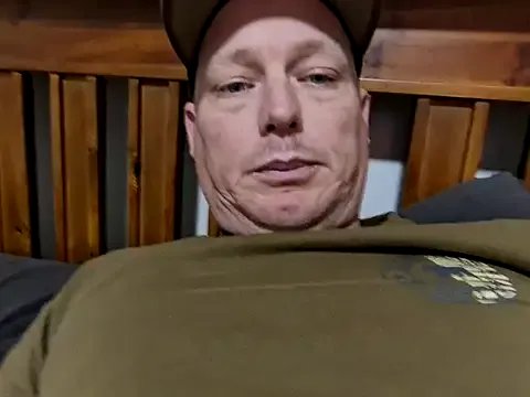 Freechat brokecountrylads on StripChat