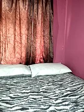 BrownRoxxane6 on StripChat