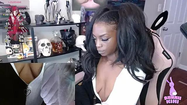bunniikimi from StripChat is Freechat