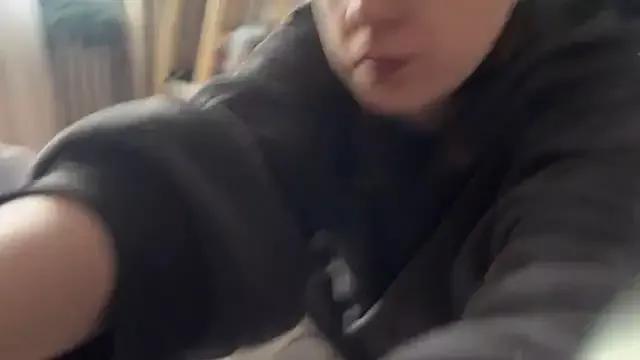 Bunnythetailor from StripChat