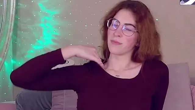 Freechat CaitlinMoon on StripChat