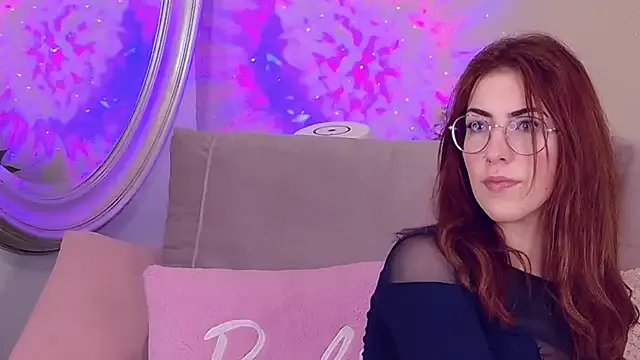 Freechat CaitlinMoon on StripChat