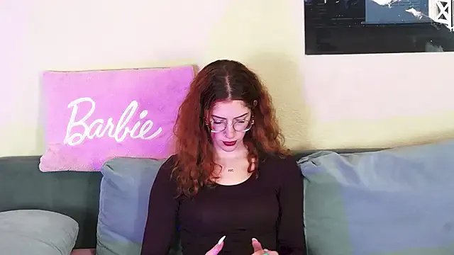 Freechat CaitlinMoon on StripChat