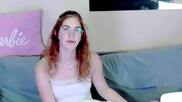 Freechat CaitlinMoon on StripChat