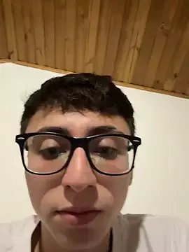 Freechat CamiRojas_boy on StripChat