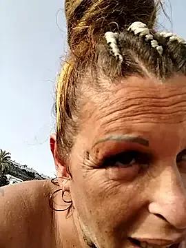 canariamorbosa from StripChat is Freechat