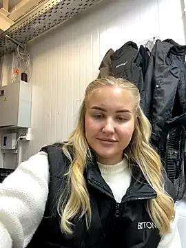 CandyVice from StripChat is Freechat