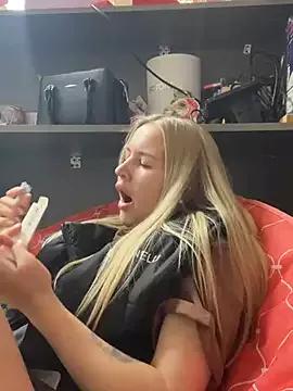 CandyVice from StripChat is Freechat