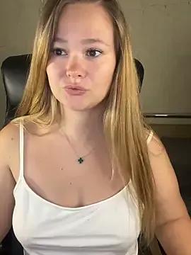 CaramelleSugar_ from StripChat is Freechat