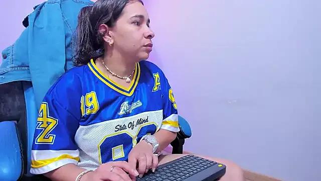 CataleyaAmaya from StripChat is Freechat