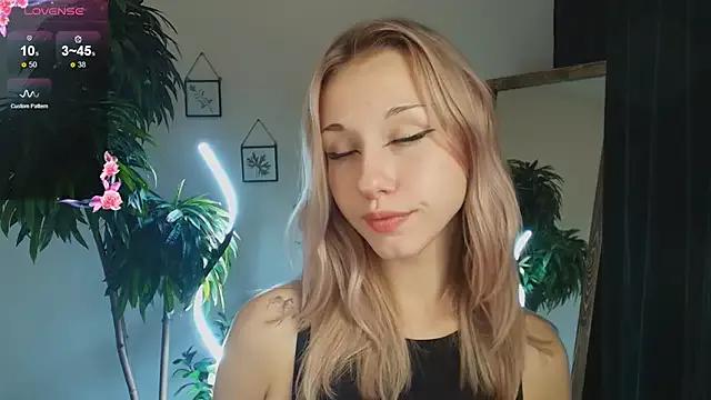CatEyePro from StripChat is Freechat