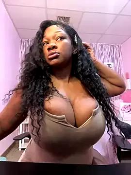 Freechat CharismaaBanx on StripChat