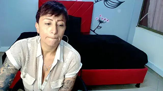 Charlotte__Gray from StripChat is Freechat