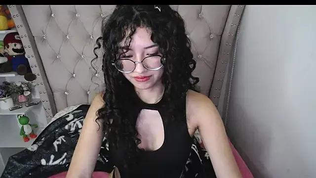 CherieCurl from StripChat is Freechat