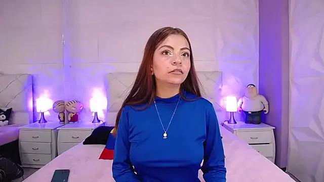 Cherrylionn from StripChat is Freechat