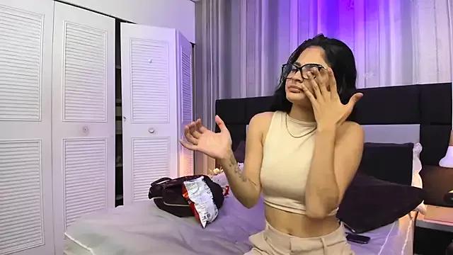 ChloeBennett from StripChat is Freechat