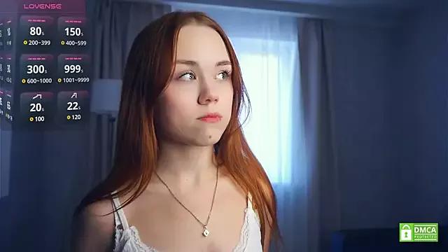 CloverDrews from StripChat is Freechat
