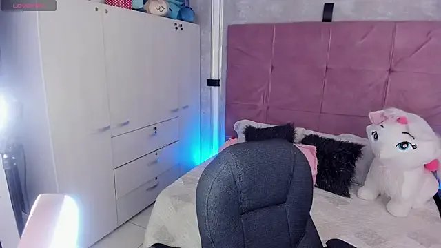 Freechat conny__curly on StripChat