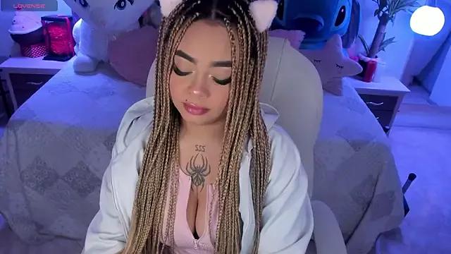 conny__curly from StripChat is Freechat