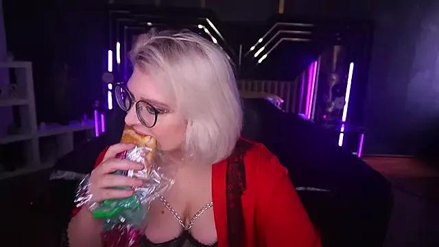 CoolTatis from StripChat