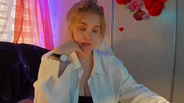 CoraSwon from StripChat is Freechat
