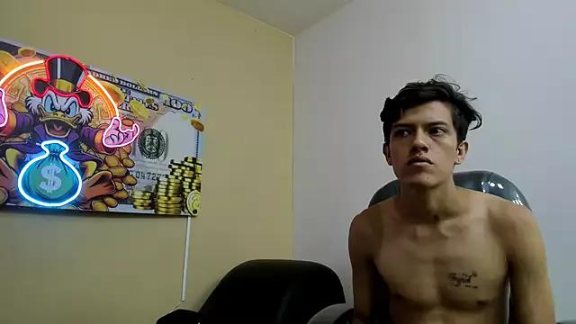 CrazyBoys_Extreme from StripChat is Freechat