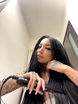 Freechat CreamyInkky_ on StripChat