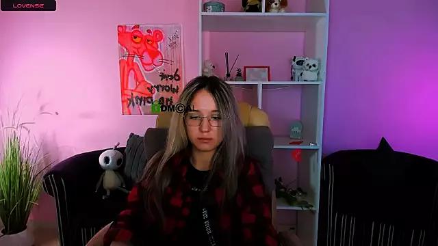 crystal_monroe_ from StripChat is Freechat