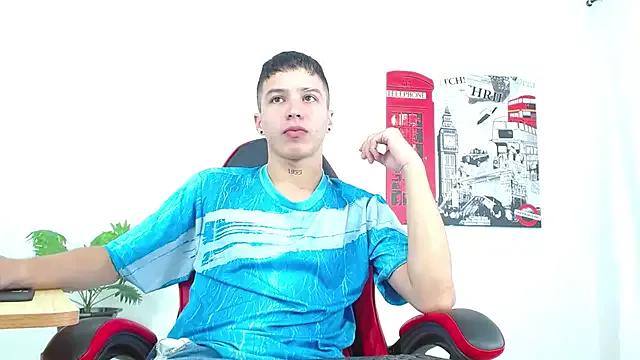Cumandres18 from StripChat