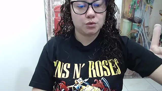 Freechat curly_greeneyed on StripChat