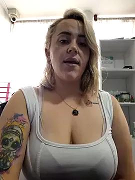 CurvyLust_x from StripChat is Freechat
