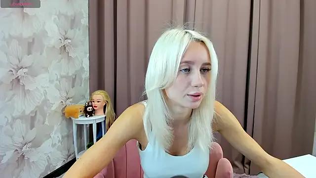 Cute_luucy from StripChat
