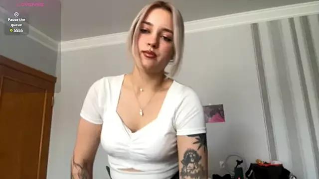 CweneGold from StripChat is Freechat