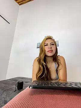 DaanielaQueen from StripChat is Freechat