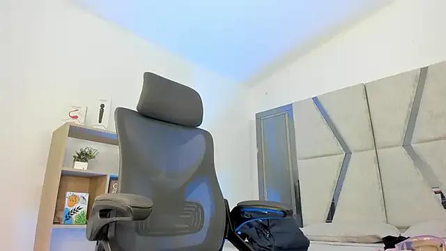 DalayMoore from StripChat