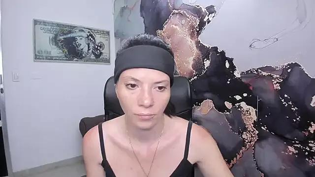 DanaaRey from StripChat