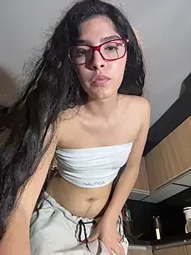 dani_bela on StripChat