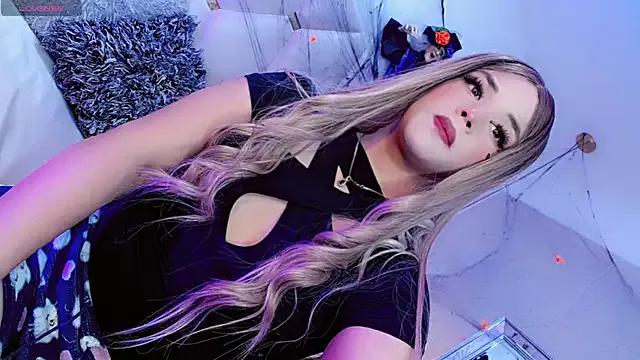 Daniela_Embeer_ from StripChat is Freechat