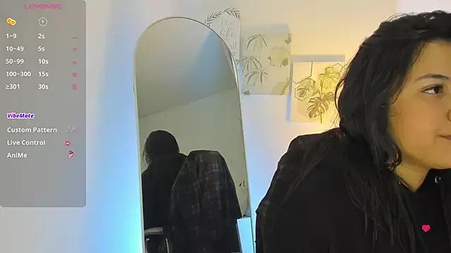 DanielaDiamonds from StripChat is Freechat