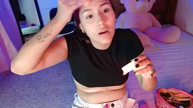 daphne__glow from StripChat is Freechat