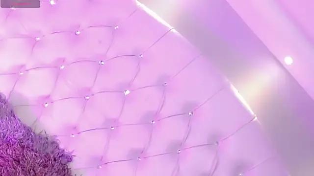 Daphnne_XXX from StripChat is Freechat