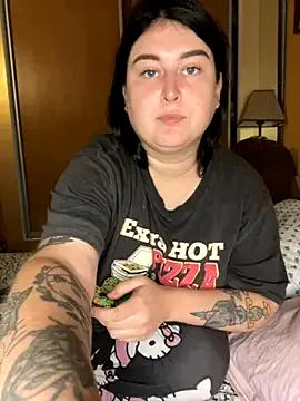 DazzzlingDame from StripChat is Freechat