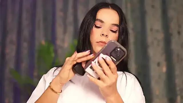 Freechat DeniseBlu on StripChat