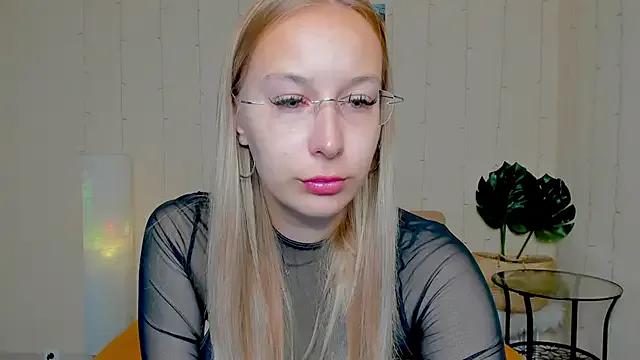 dina_sunshine from StripChat is Freechat