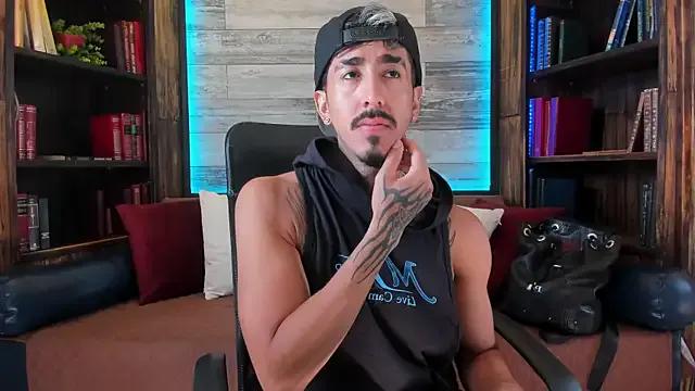 Donovan_Desmond from StripChat is Freechat