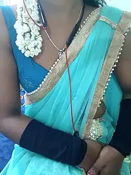 Dreamqueentamill from StripChat is Freechat